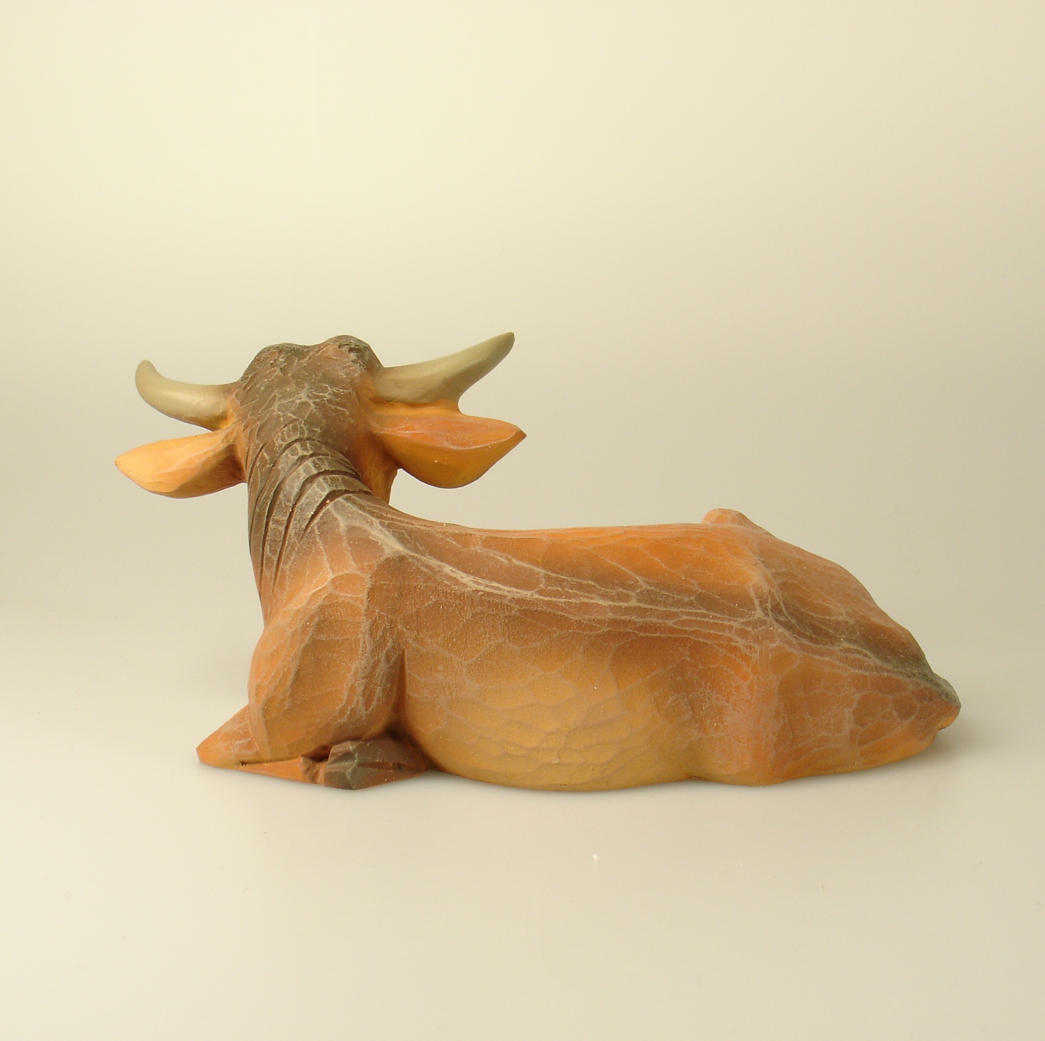 Oberammergauer Krippe - Ochs liegend Oberammergauer Krippe - Ochs liegend