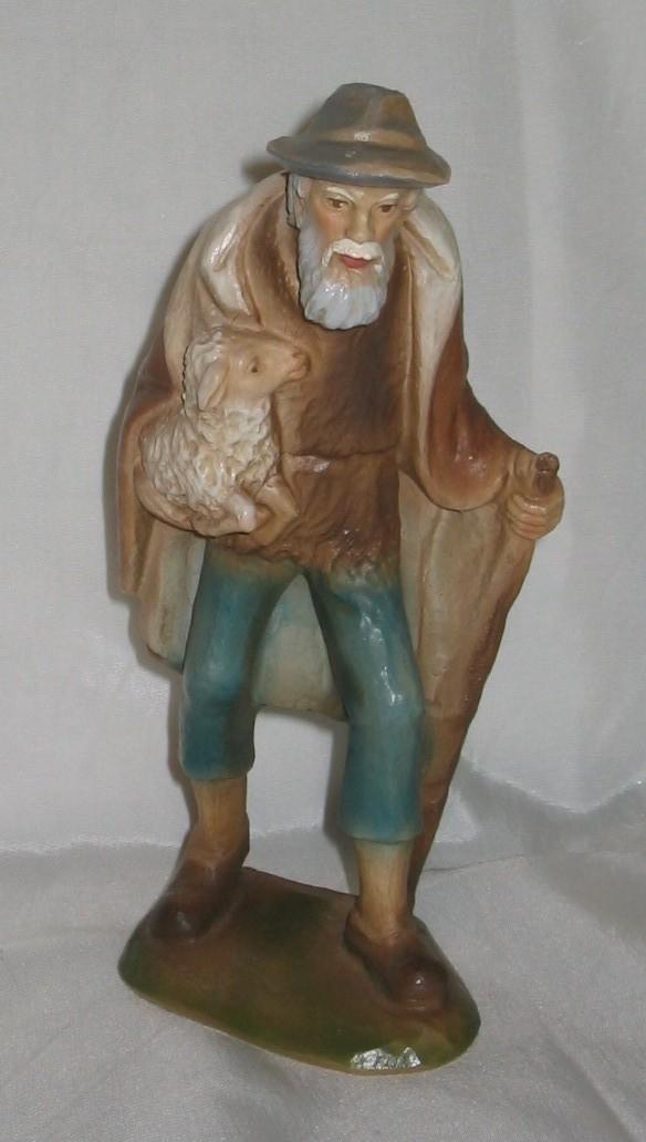 Carolus-Krippe - Hirt mit Schaf und Stab Carolus-Krippe - Hirt mit Schaf und Stab